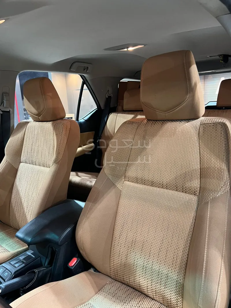 2021 تويوتا فورشنر جي اكس