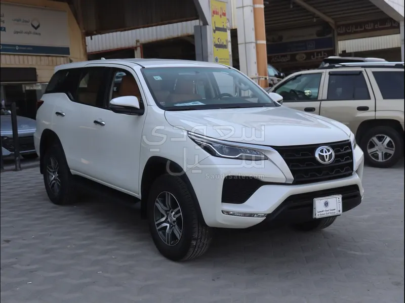 2022 تويوتا فورشنر جي اكس