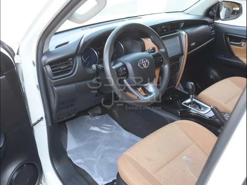 2022 تويوتا فورشنر جي اكس