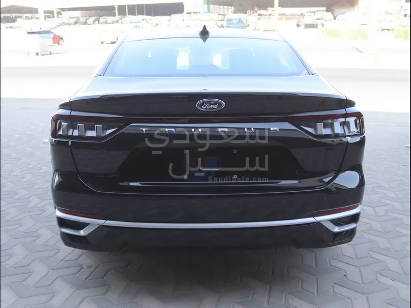 2026 فورد توروس ترند