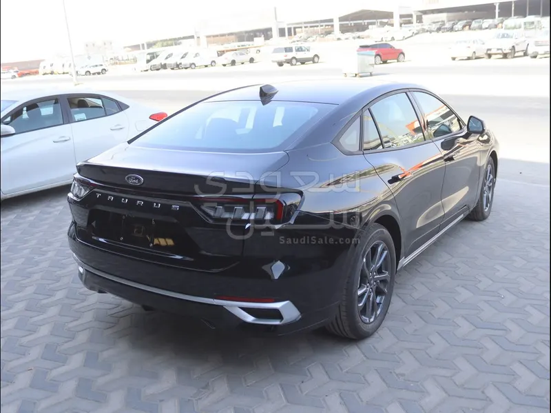 2026 فورد توروس ترند