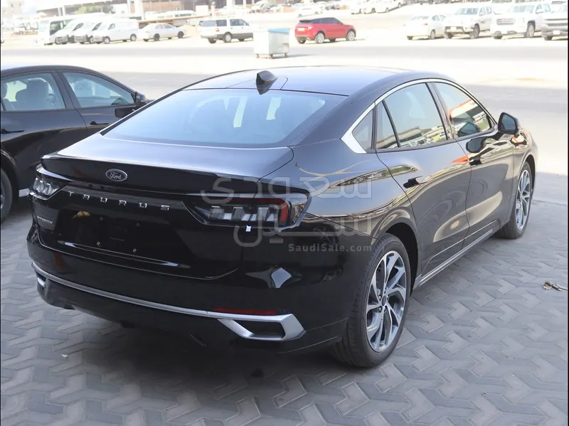 2026 فورد توروس تايتينيوم