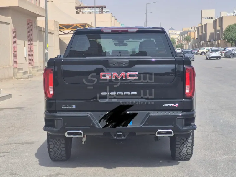 2022 جي ام سي سييرا اي تي 4
