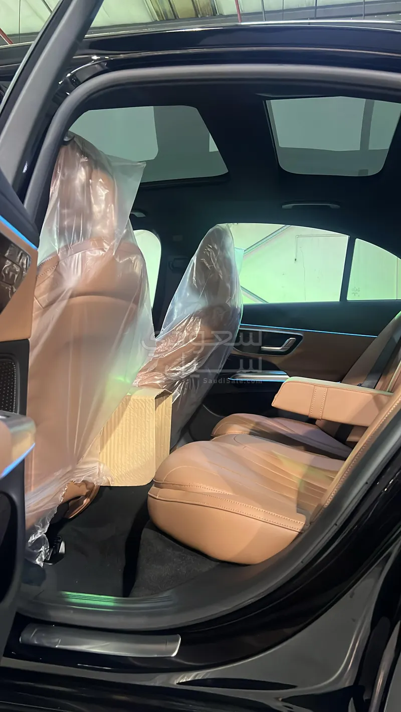 2025 مرسيدس - بنز إي 200