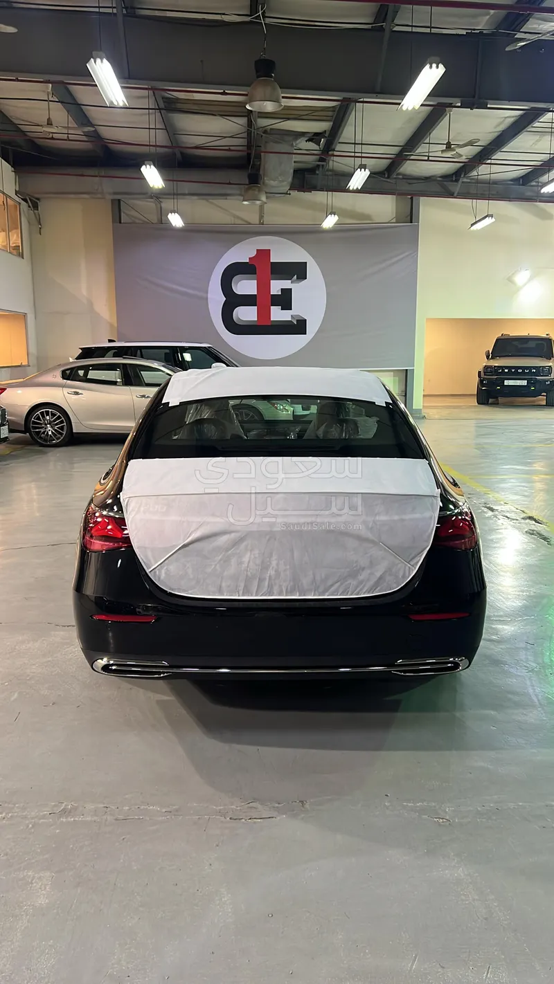 2025 مرسيدس - بنز إي 200