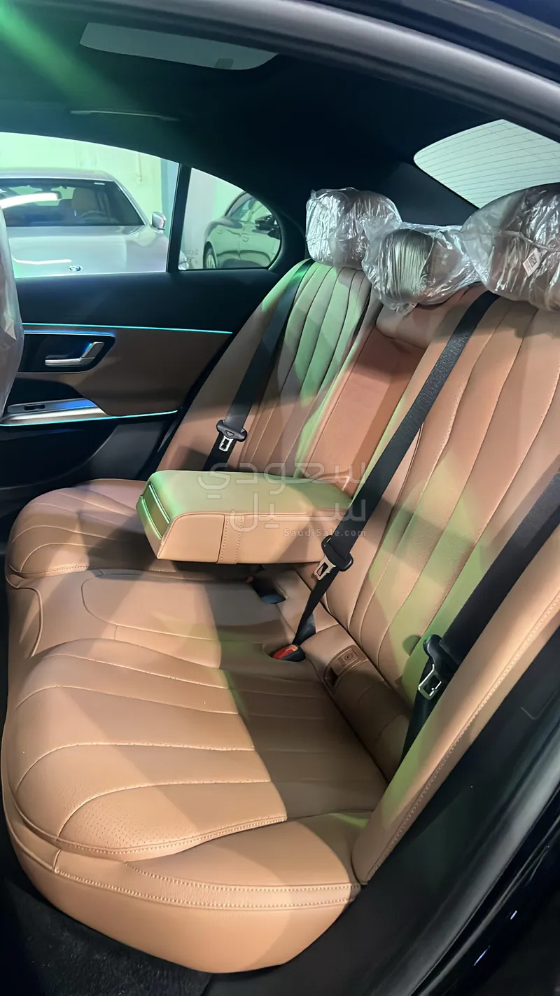 2025 مرسيدس - بنز إي 200