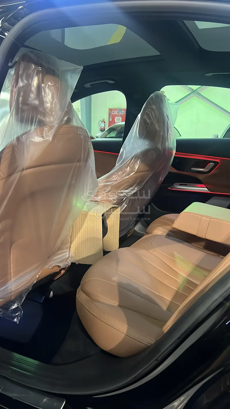 2025 مرسيدس - بنز إي 200