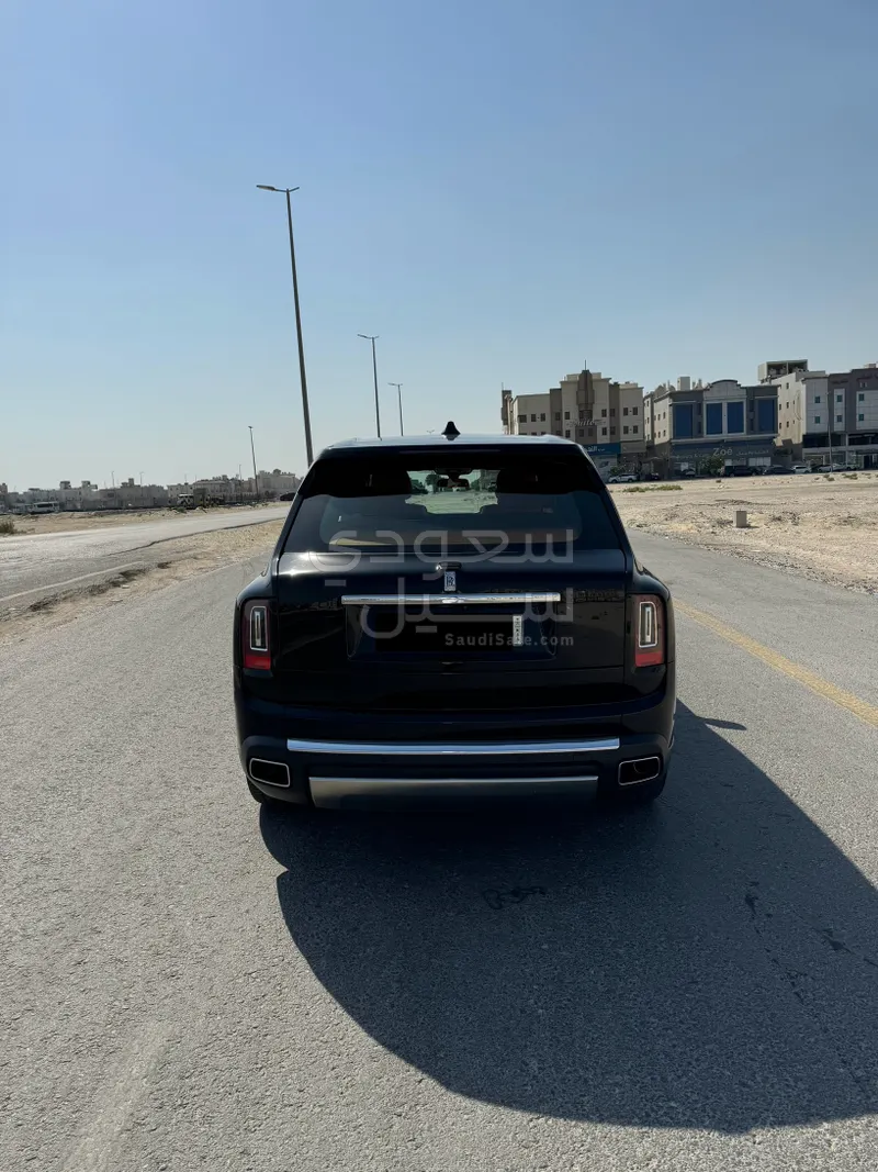 2020 رولز رويس كولينان سلفر بادج