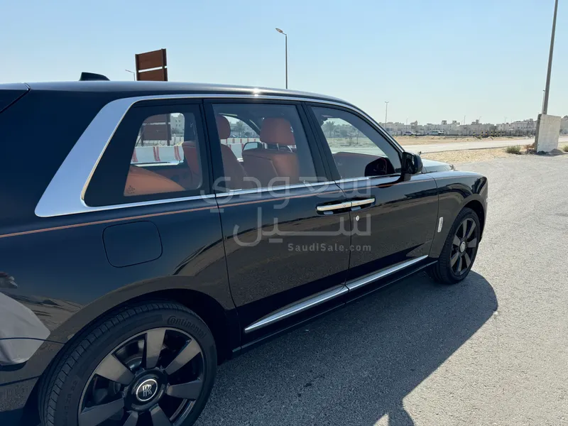 2020 رولز رويس كولينان سلفر بادج