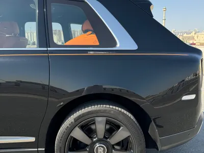 2020 رولز رويس كولينان سلفر بادج