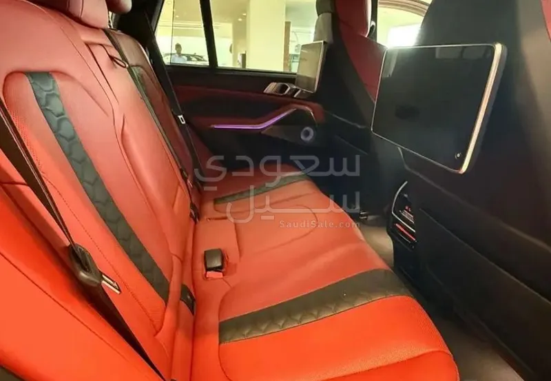 2023 بي ام دبليو الفئة اكس 5 إم كومبيتيشن