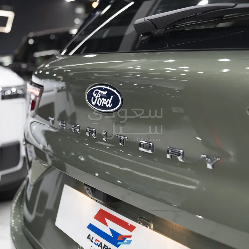 2026 فورد تيريتوري تيتانيوم بلس