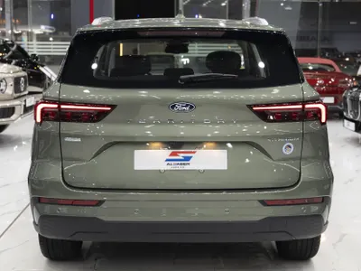 2026 فورد تيريتوري تيتانيوم بلس