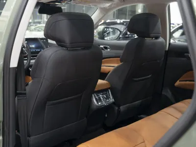 2026 فورد تيريتوري تيتانيوم بلس