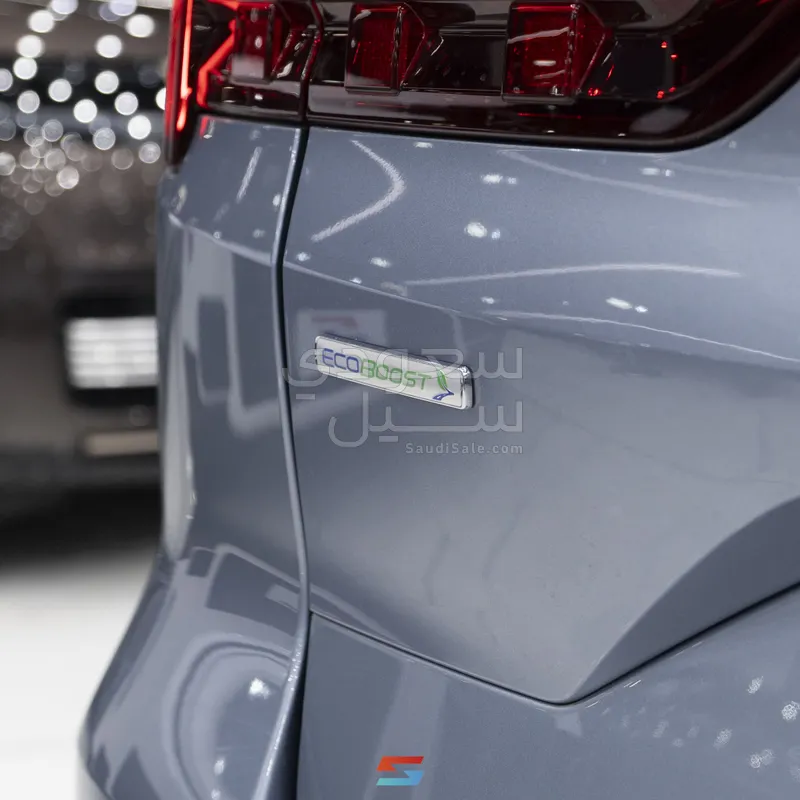 2026 فورد تيريتوري تيتانيوم بلس