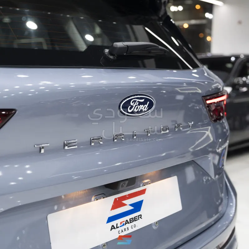 2026 فورد تيريتوري تيتانيوم بلس