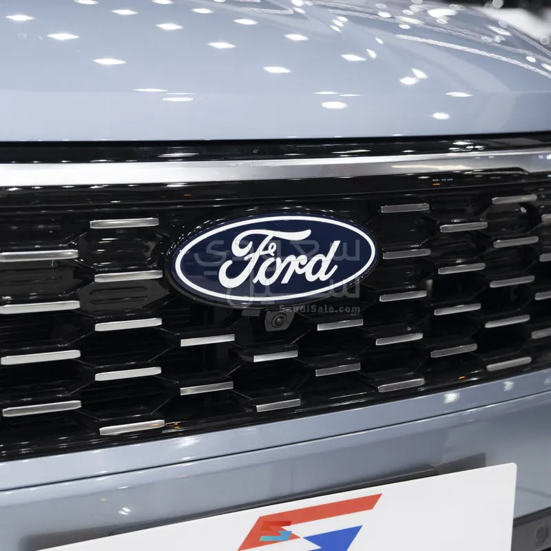 2026 فورد تيريتوري تيتانيوم بلس