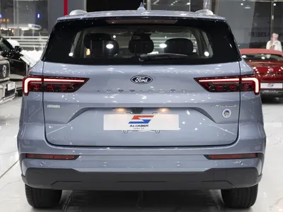 2026 فورد تيريتوري تيتانيوم بلس