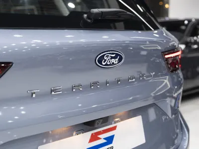 2026 فورد تيريتوري تيتانيوم بلس