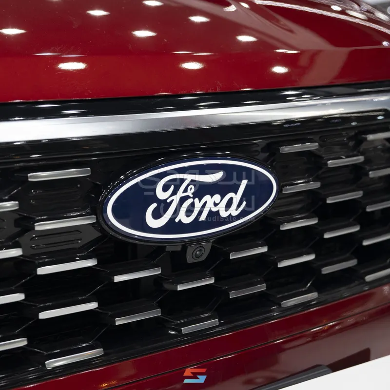 2026 فورد تيريتوري تيتانيوم بلس