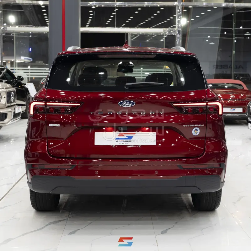2026 فورد تيريتوري تيتانيوم بلس