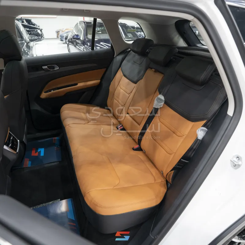 2026 فورد تيريتوري تيتانيوم بلس