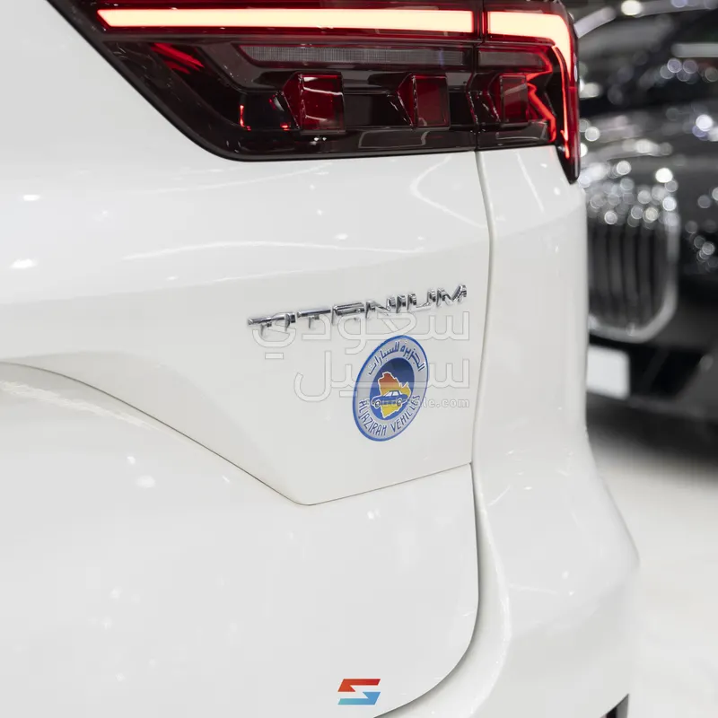 2026 فورد تيريتوري تيتانيوم بلس