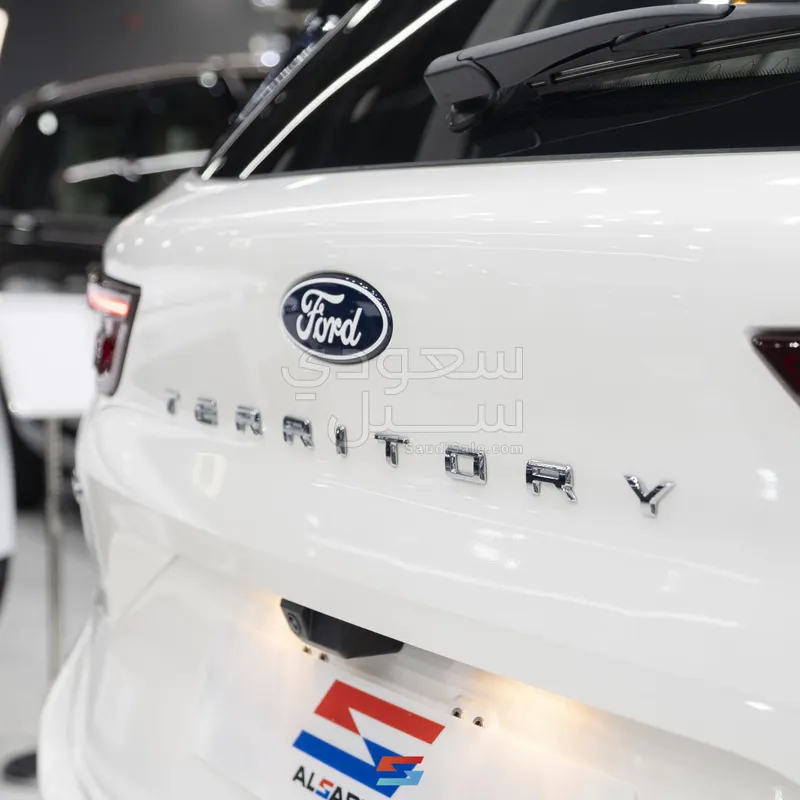 2026 فورد تيريتوري تيتانيوم بلس