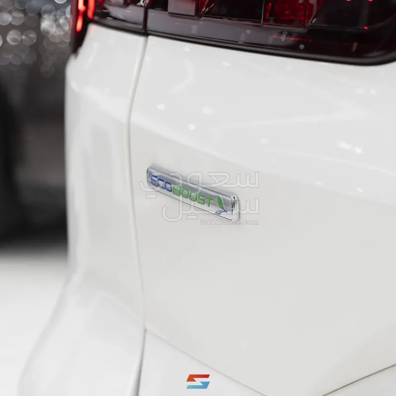 2026 فورد تيريتوري تيتانيوم بلس