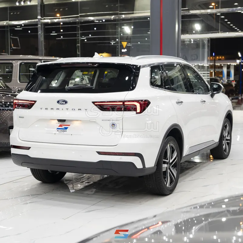 2026 فورد تيريتوري تيتانيوم بلس