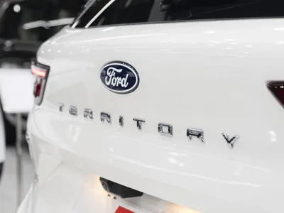 2026 فورد تيريتوري تيتانيوم بلس