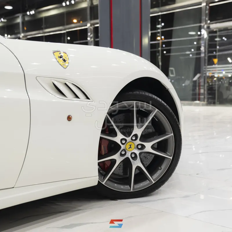 2009 فيراري كــاليفورنيا اف 1