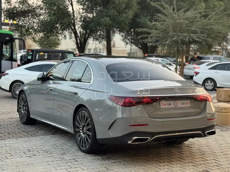 2024 مرسيدس - بنز إي 200