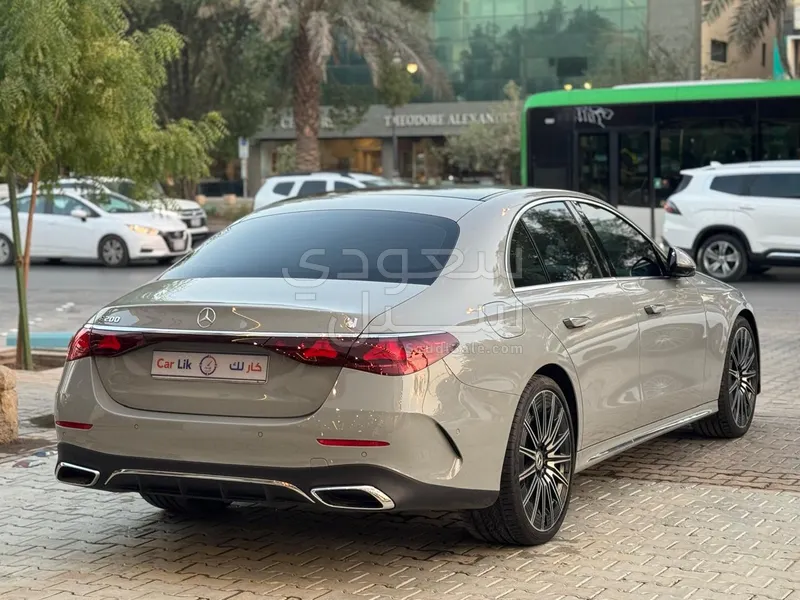 2024 مرسيدس - بنز إي 200