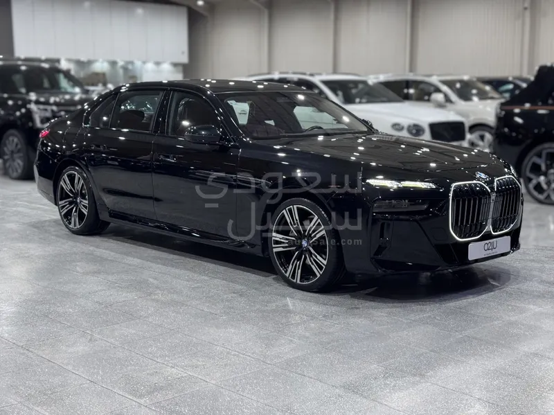 2024 بي ام دبليو الفئة السابعة 735أي