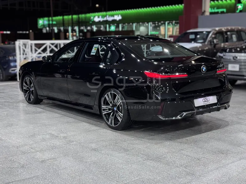 2024 بي ام دبليو الفئة السابعة 735أي