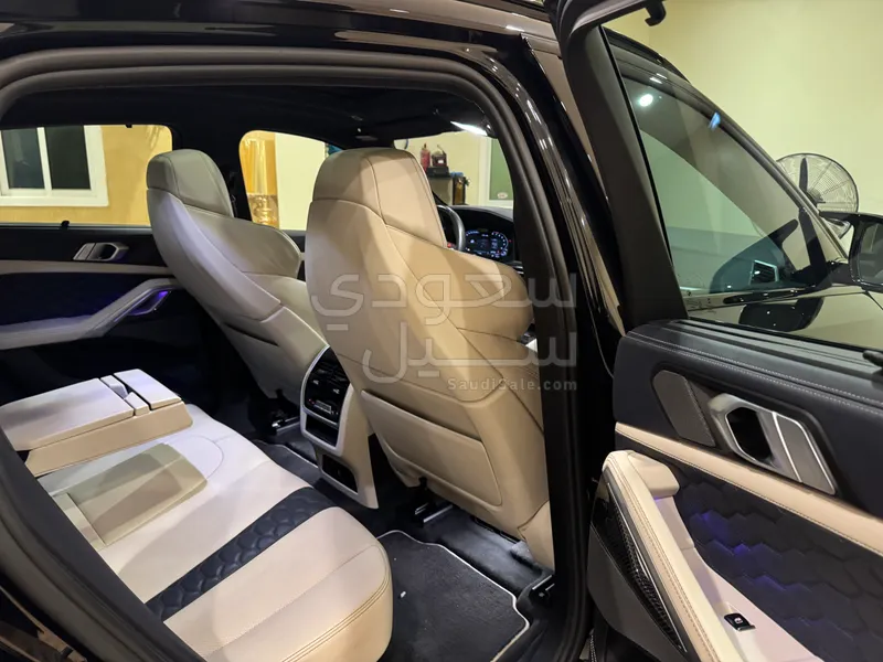 2021 بي ام دبليو الفئة اكس 6 إم كومبيتيشن