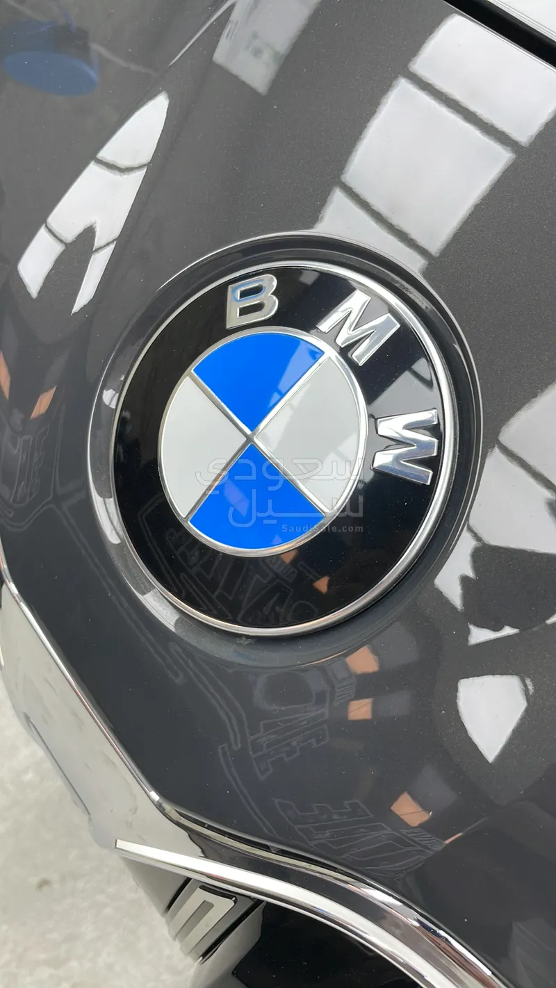 2026 بي ام دبليو الفئة السابعة 735أي