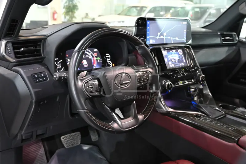 2024 لكزس إل إكس 600