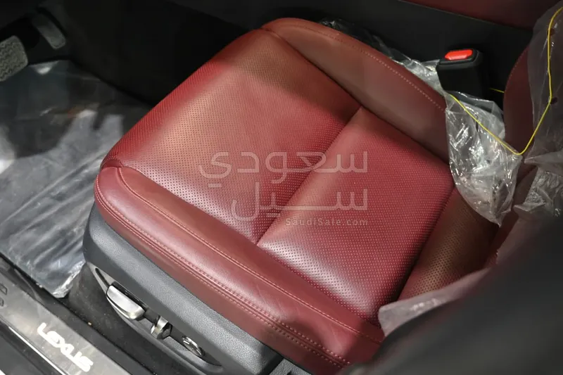 2024 لكزس إل إكس 600