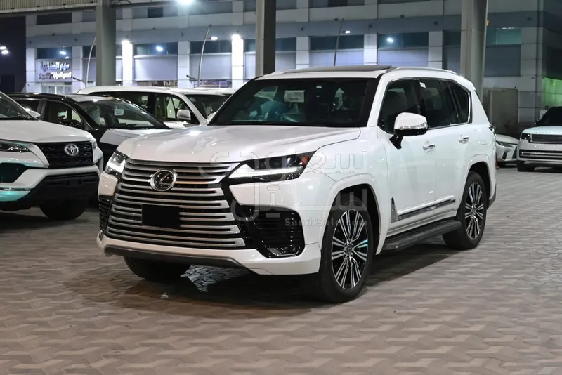 2024 لكزس إل إكس 600