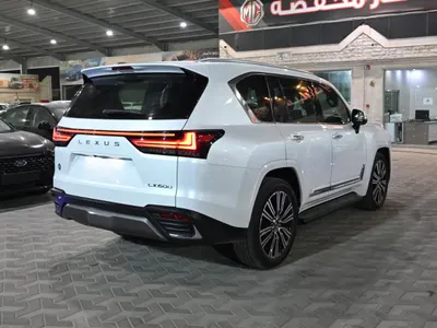 2024 لكزس إل إكس 600