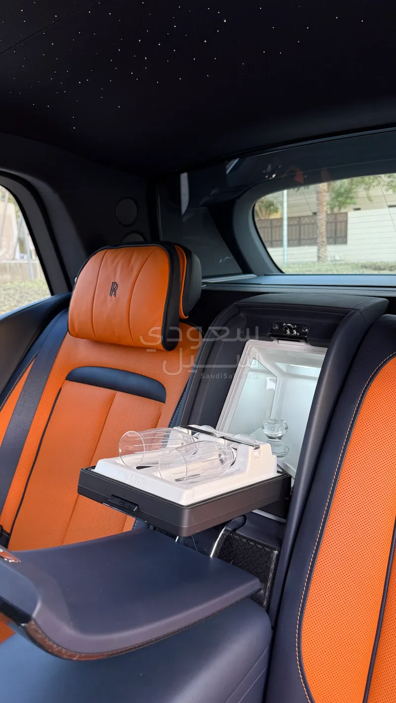 2022 رولز رويس كولينان بلاك بادج