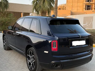 2022 رولز رويس كولينان بلاك بادج