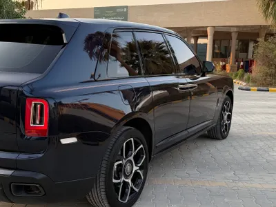 2022 رولز رويس كولينان بلاك بادج