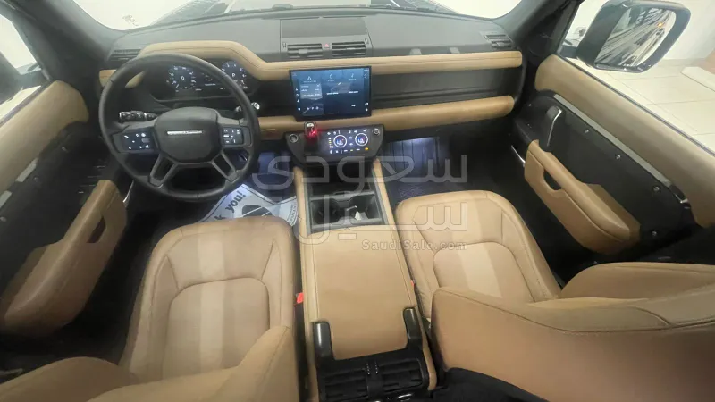 2025 لاند روفر ديفيندر 110