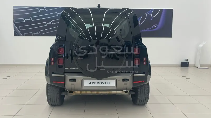 2025 لاند روفر ديفيندر 110