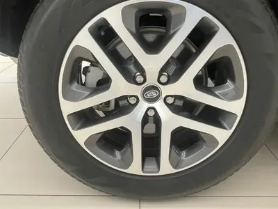 2025 لاند روفر ديفيندر 110