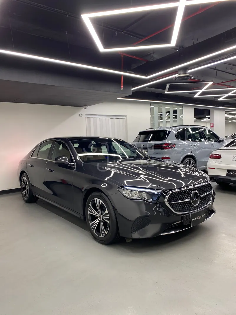 2025 مرسيدس - بنز إي 200