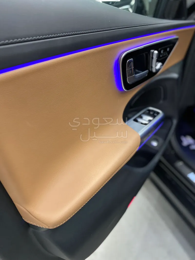 2025 مرسيدس - بنز إي 200